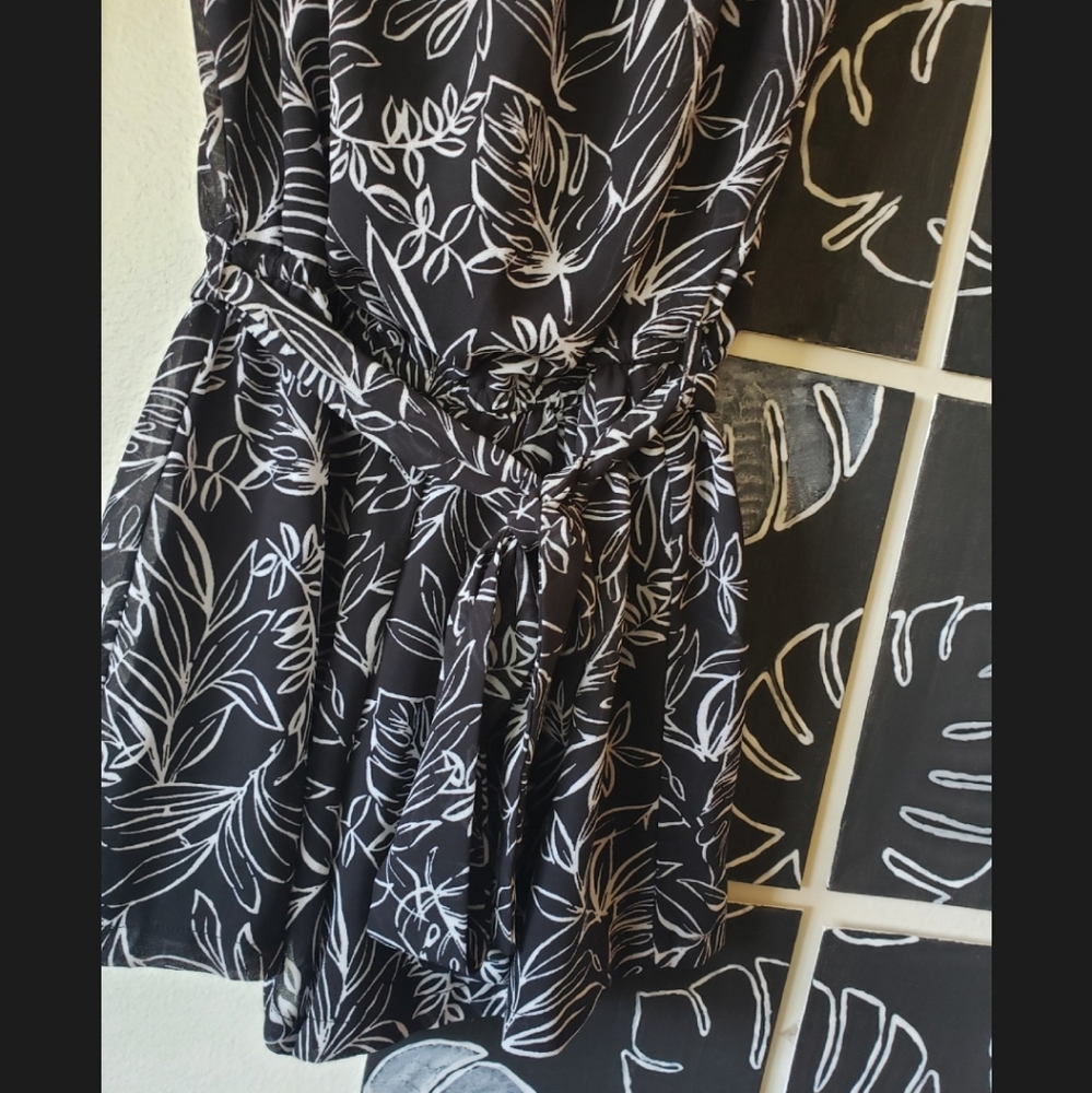 Romper - Picture 2 of 2